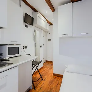  Apartamento Sant Ambrogio Lovely Flat Italia